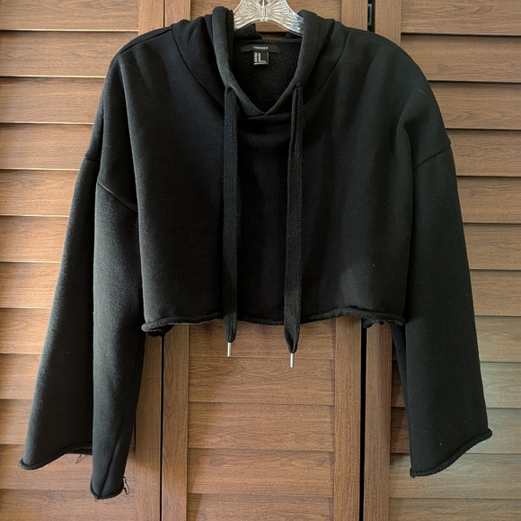 Forever 21 Black Cropped Hoodie - Picture 2 of 8